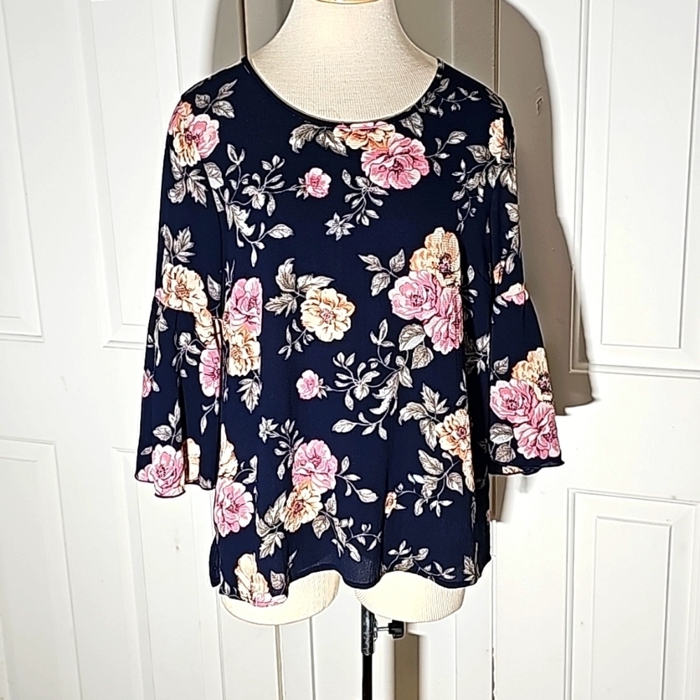 PROFILE ,women's blouse. Navy blue with floral design.‎ Fairycore. Ruffle…